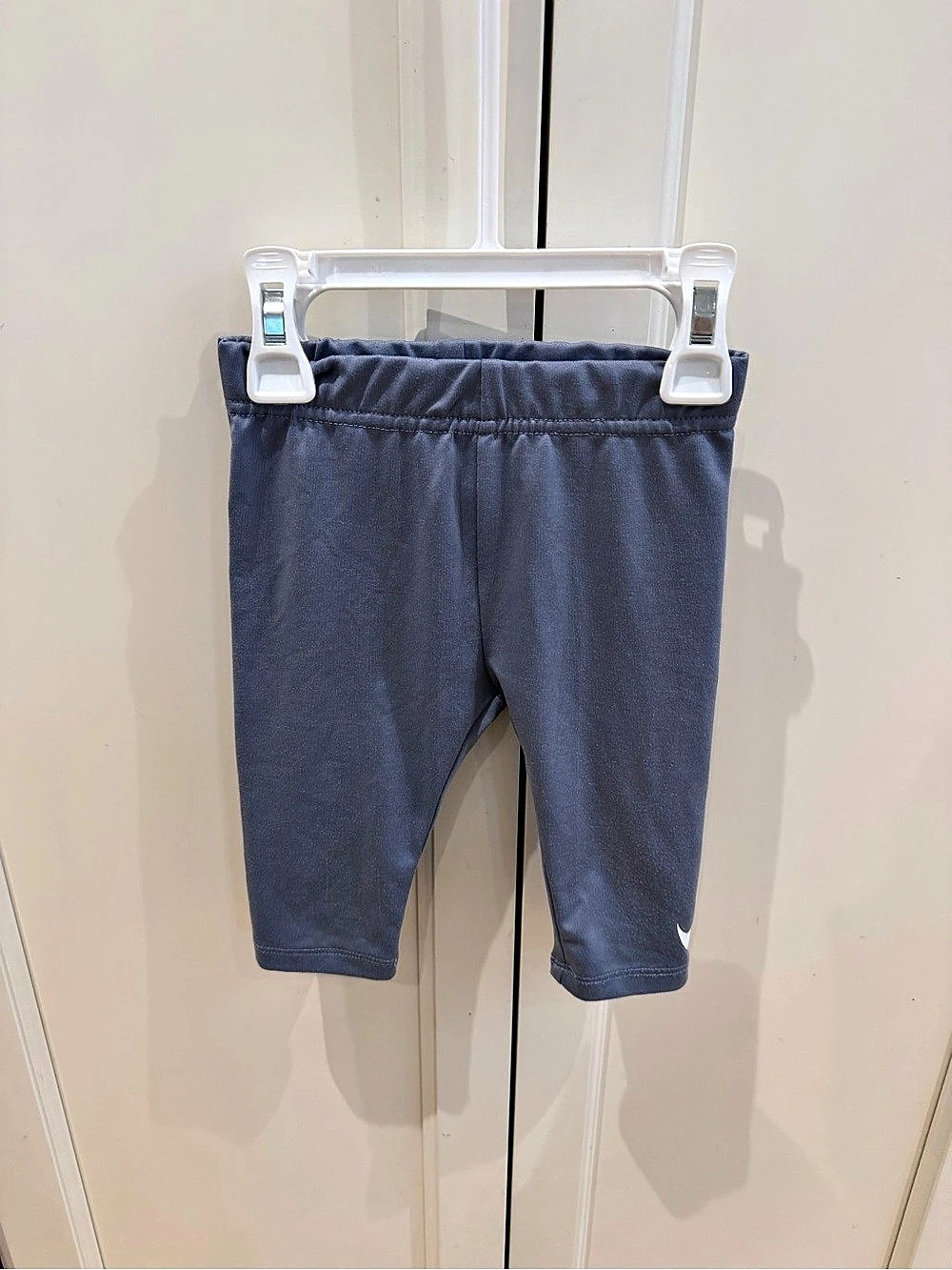 Nike Dri-FIT 24m Athletic Legging capri in Blue grey Girls
